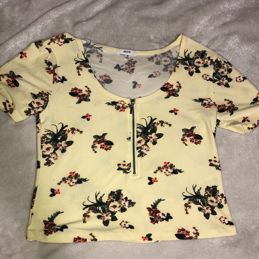 Cute half sleeve pastel yellow crop top